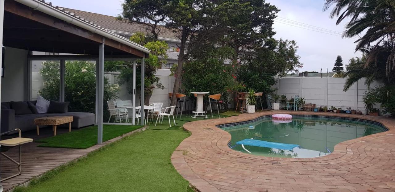 Salama Lodge Milnerton เคปทาวน์ ภายนอก รูปภาพ