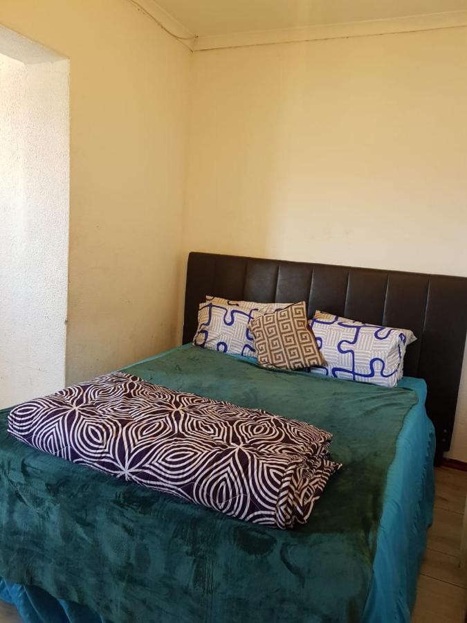 Salama Lodge Milnerton เคปทาวน์ ภายนอก รูปภาพ